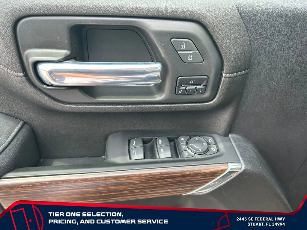Used 2022 Mosaic Black Metallic Chevrolet High Country image 18