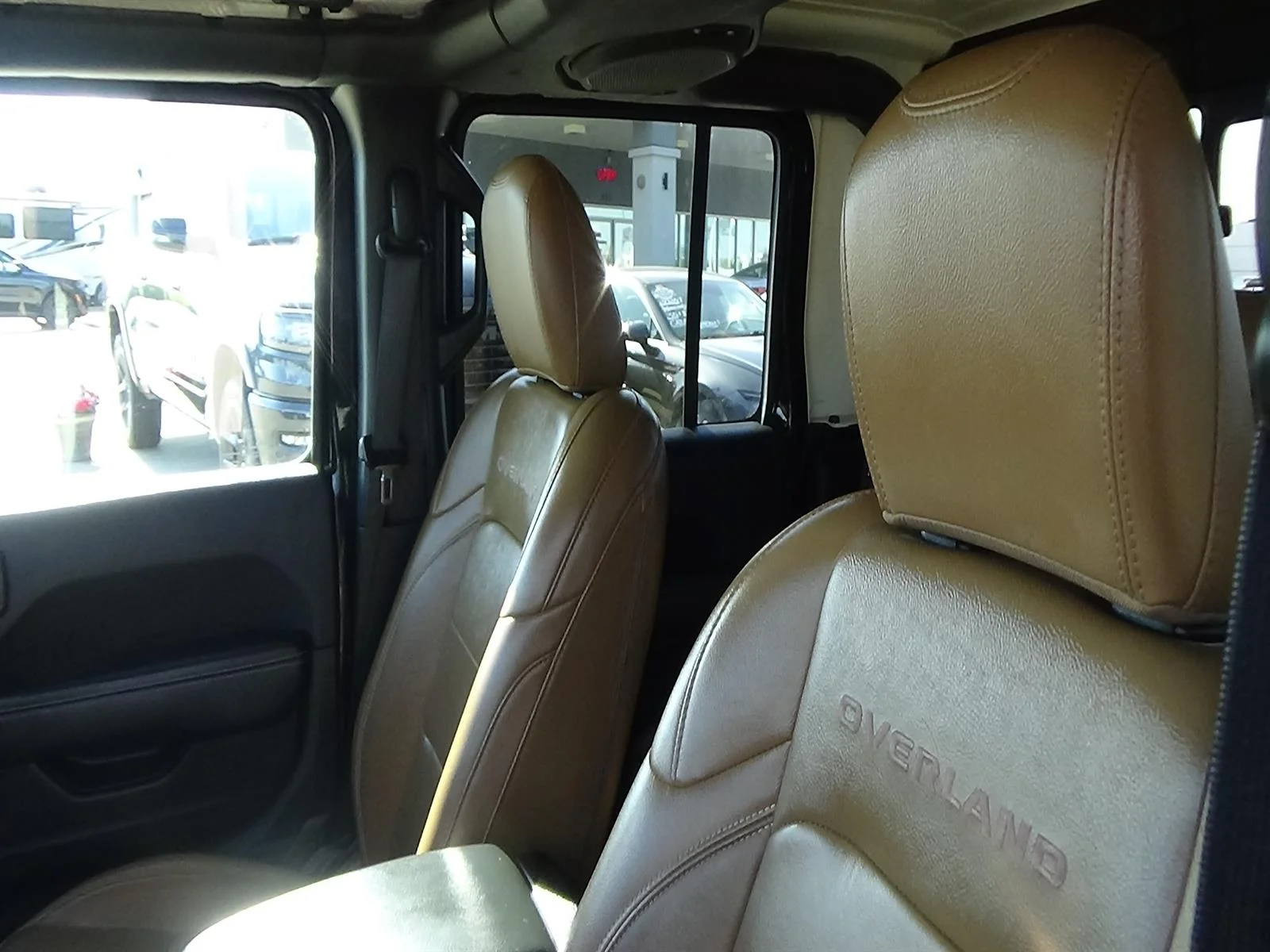 Used 2021 Black Clear Coat (px8) Jeep Overland image 18
