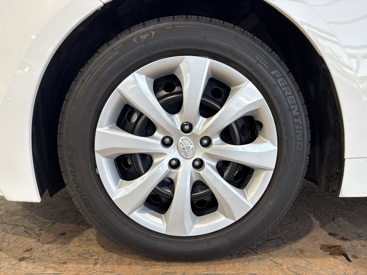 Certified Used 2024 Ice Toyota LE image 10