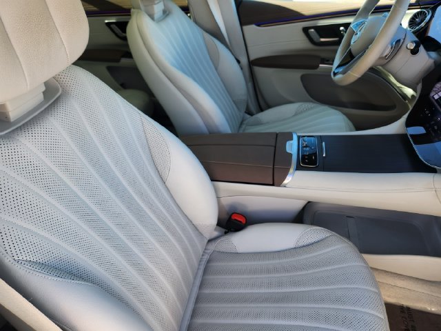 Certified Used 2023  Mercedes-Benz 580 image 21