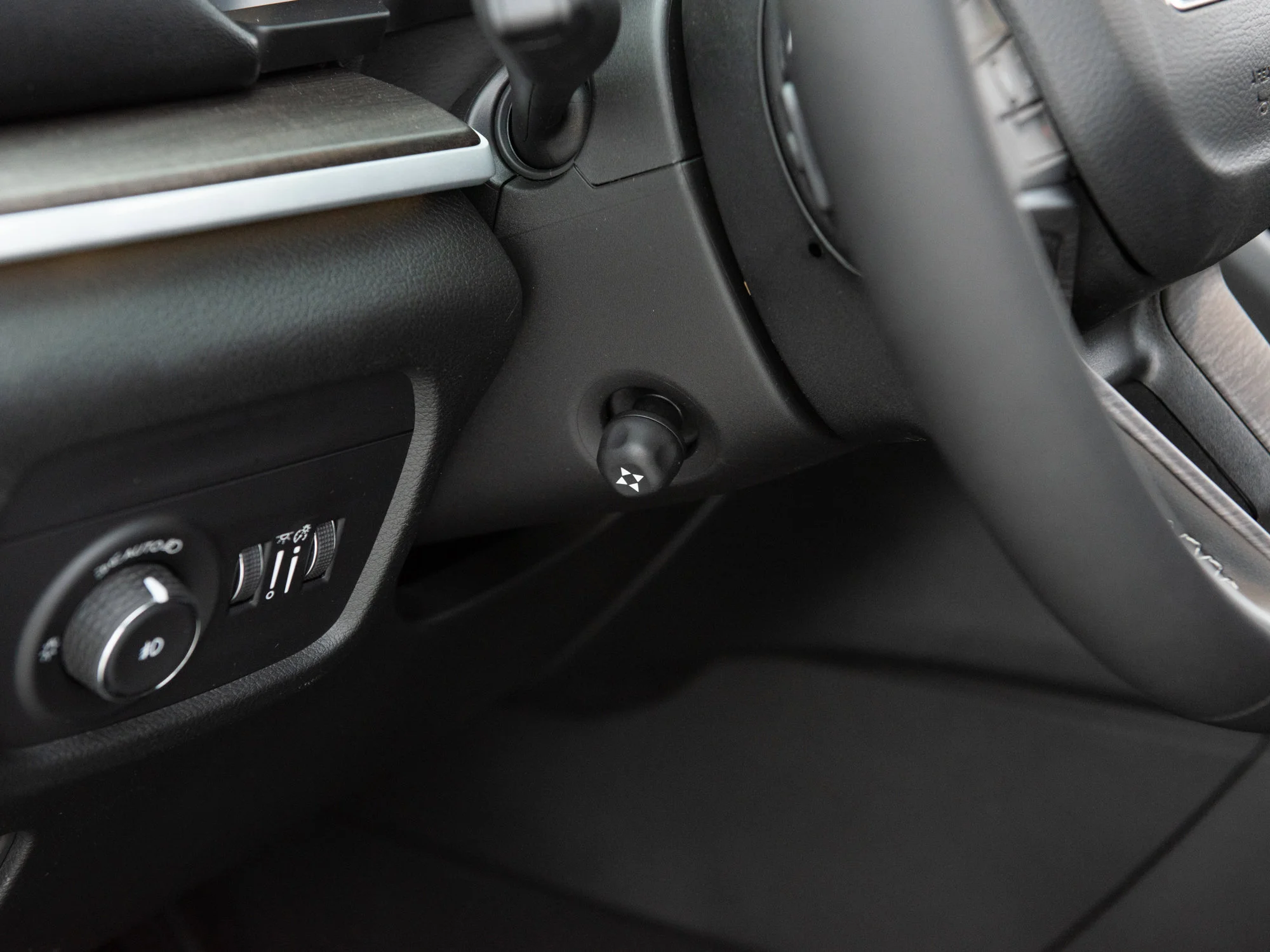 New 2025 Silver Jeep Limited* image 11