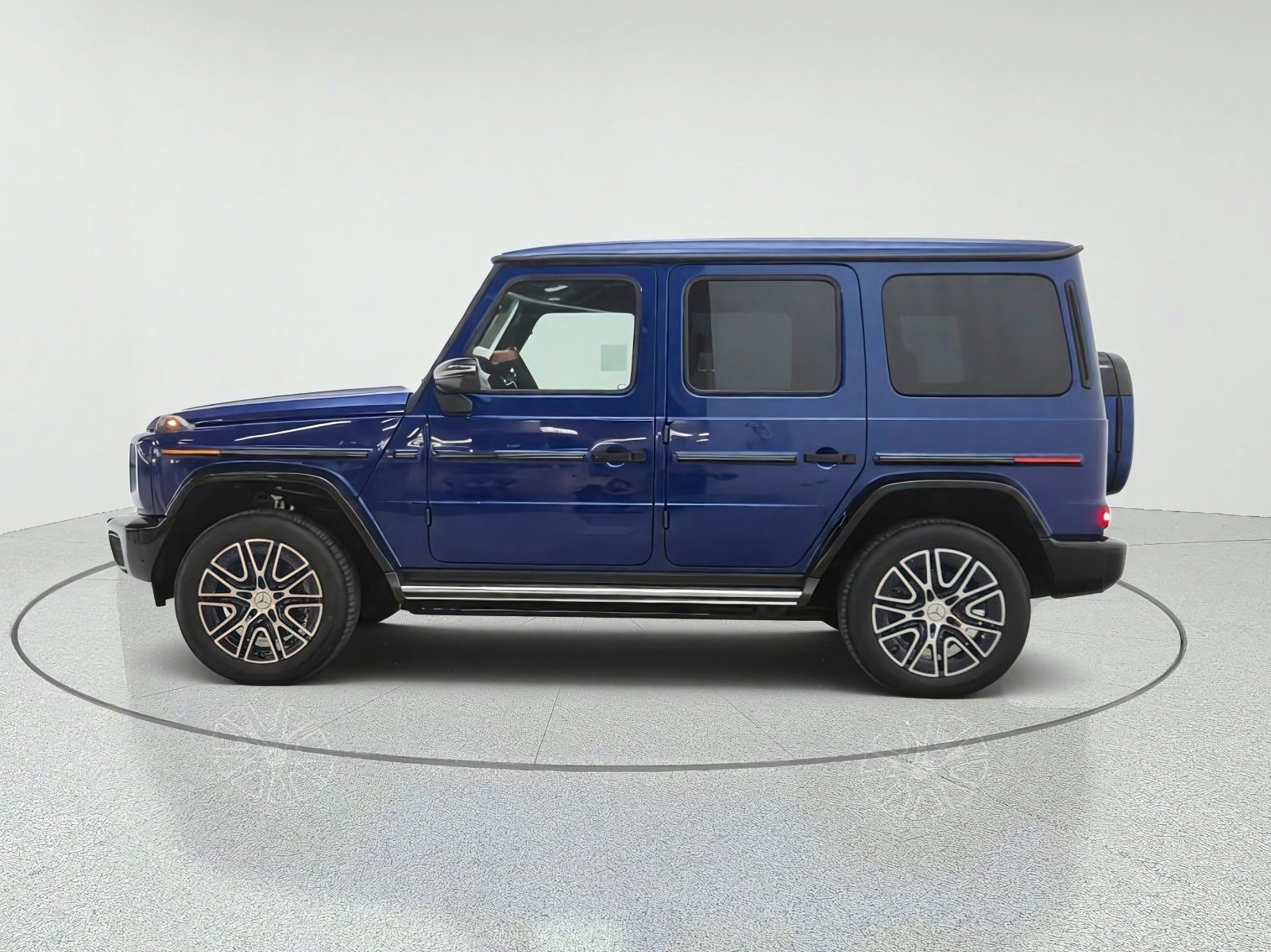 New 2027 Brilliant Blue Mercedes-Benz G 580e SUV image 8