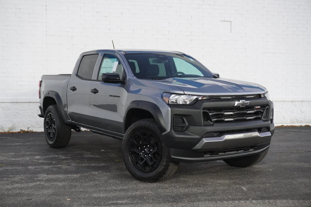 New 2026 Sterling Gray Metallic Chevrolet Trail Boss image 3
