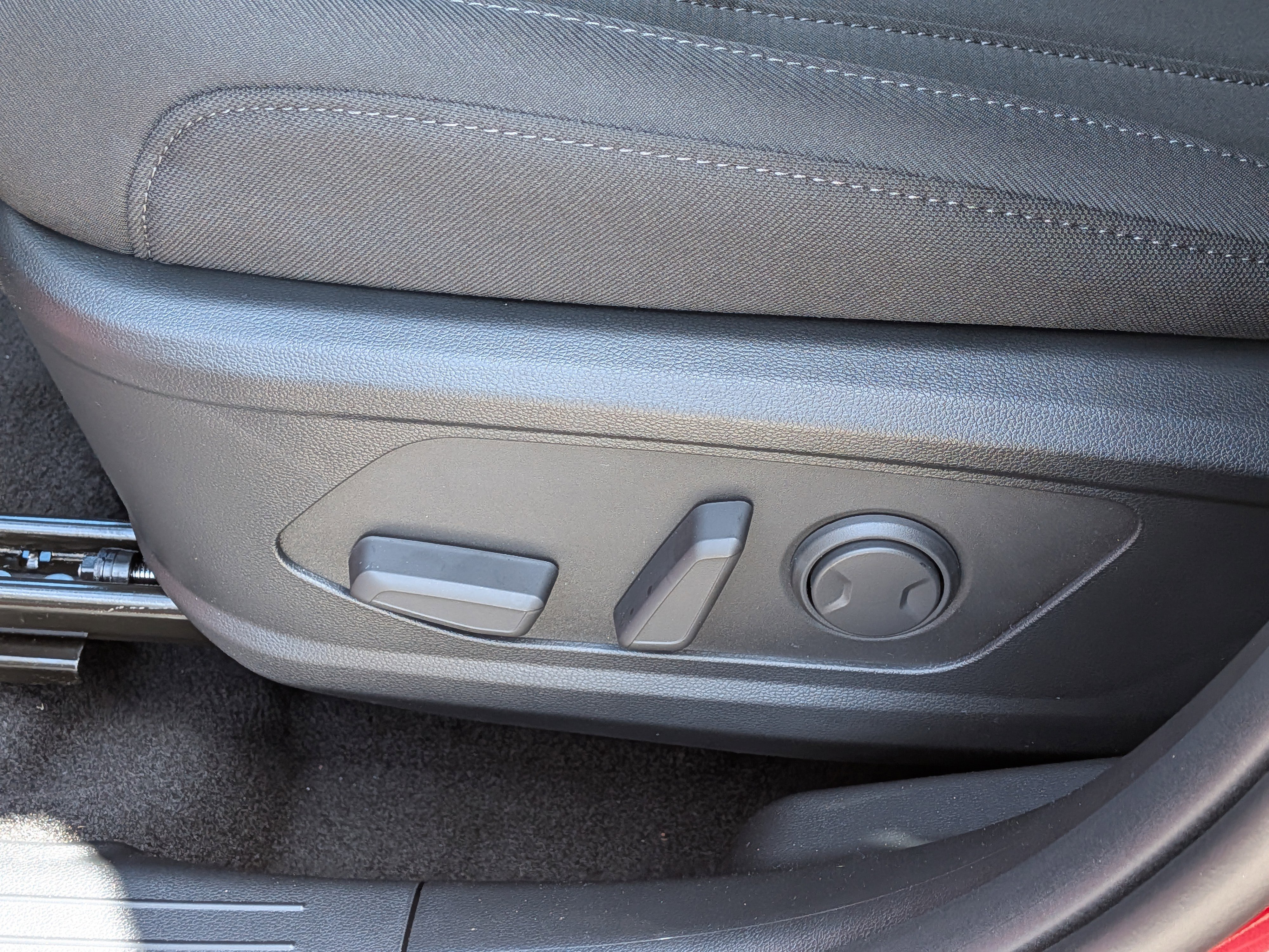 New 2026 Shimmering Silver Hyundai SEL Plus FWD image 51