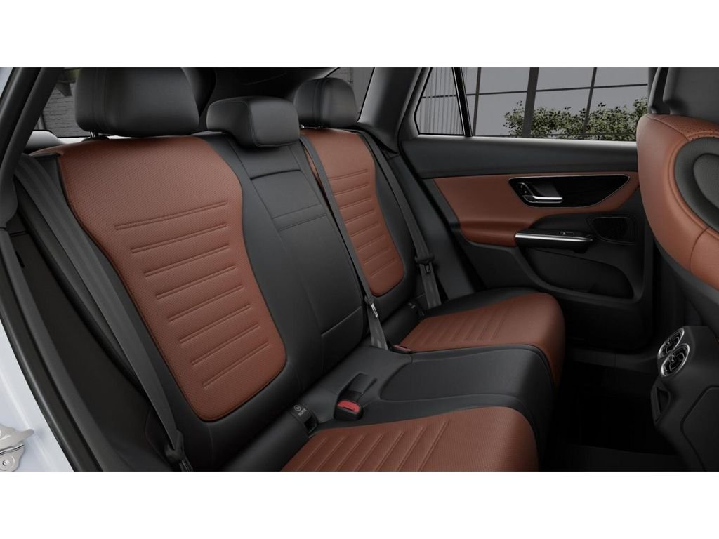 New 2026 Polar White Mercedes-Benz GLC 300 4MATIC® image 5