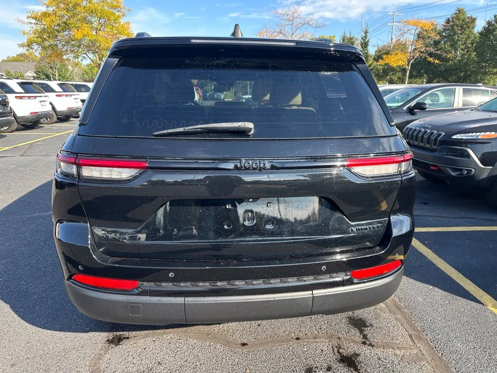 Used 2023 Black Jeep Limited image 8