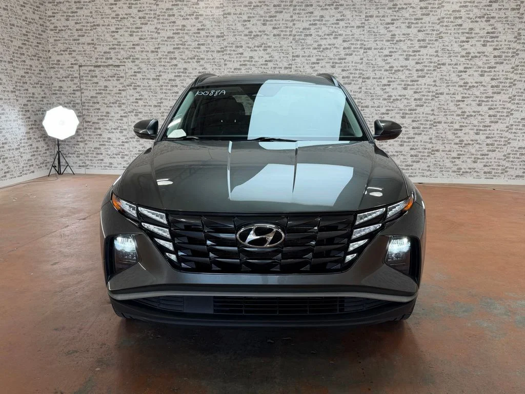 Used 2022 Amazon Gray Hyundai SEL image 2