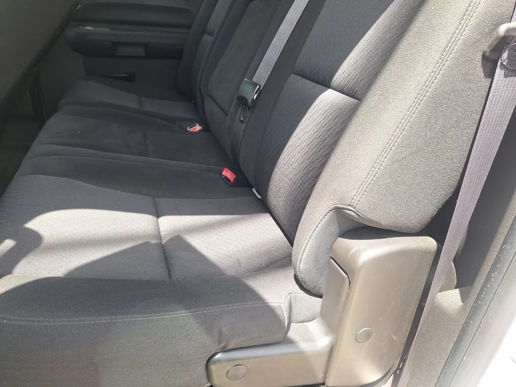Used 2013 White GMC SLE image 18