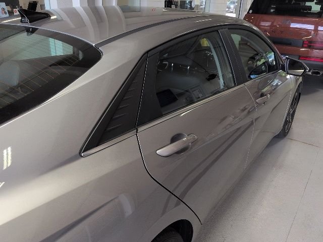 Used 2023 Gray Hyundai Limited image 6
