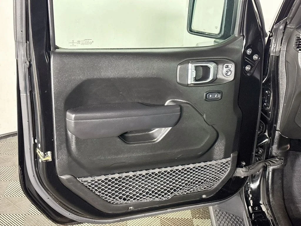 Used 2022 Black Jeep Unlimited Sport S image 10