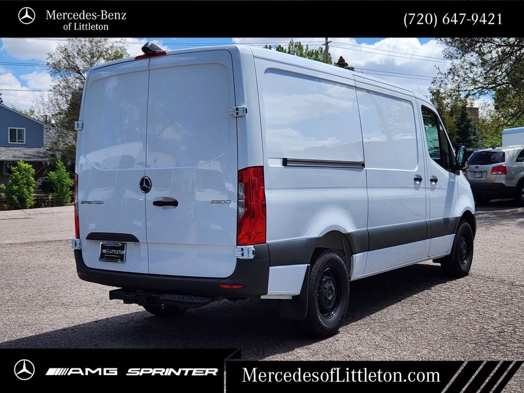 New 2026 Arctic+White Mercedes-Benz Cargo 144 WB image 7