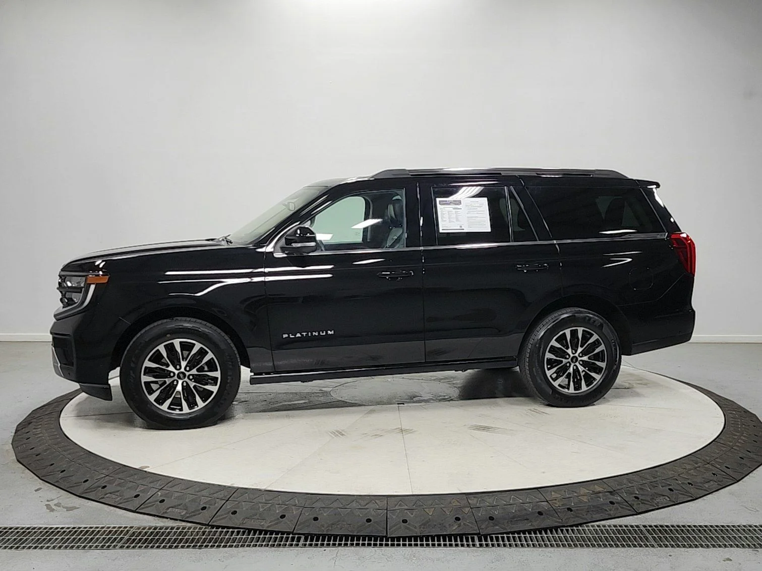 Used 2025 Agate Black Metallic Ford Platinum image 4