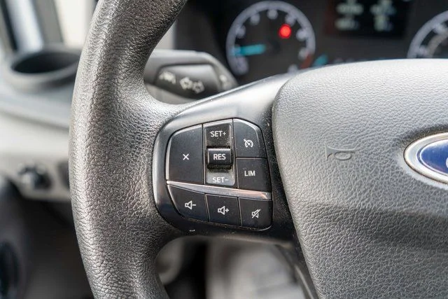 Used 2024  Ford Base image 16