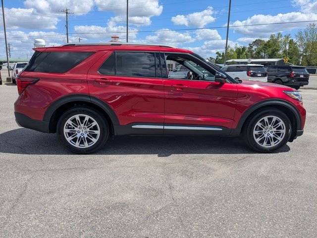 New 2026 Rapid Red Metallic Tinted Clearcoat Ford Platinum™ image 3
