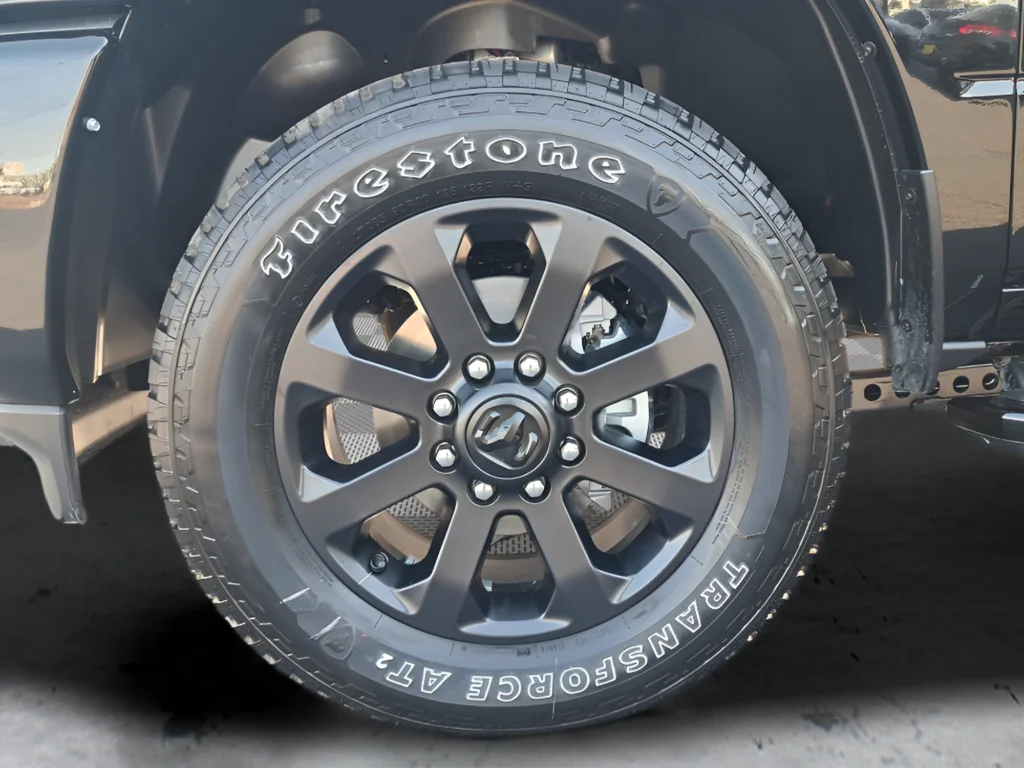New 2026 Diamond Black Crystal Pearl-Coat Exterior Paint RAM Big Horn image 9