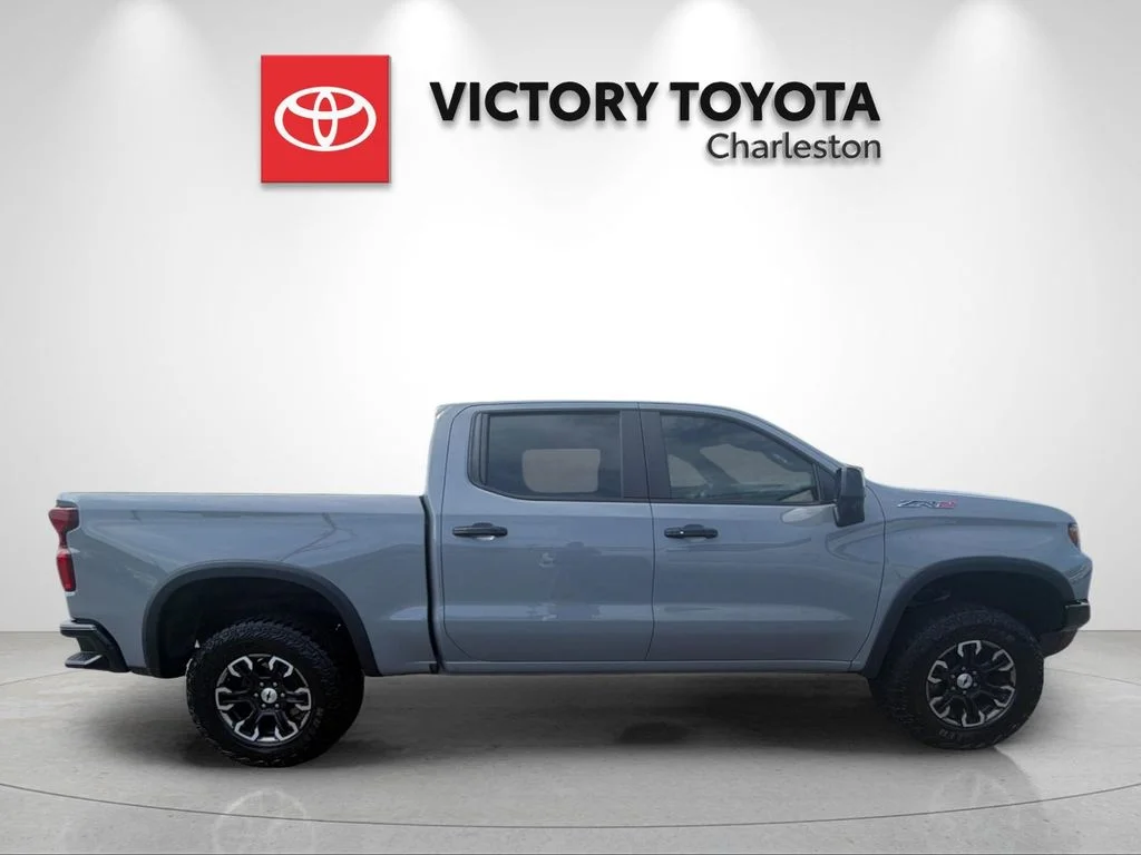 Used 2024 Gray Chevrolet ZR2 image 6