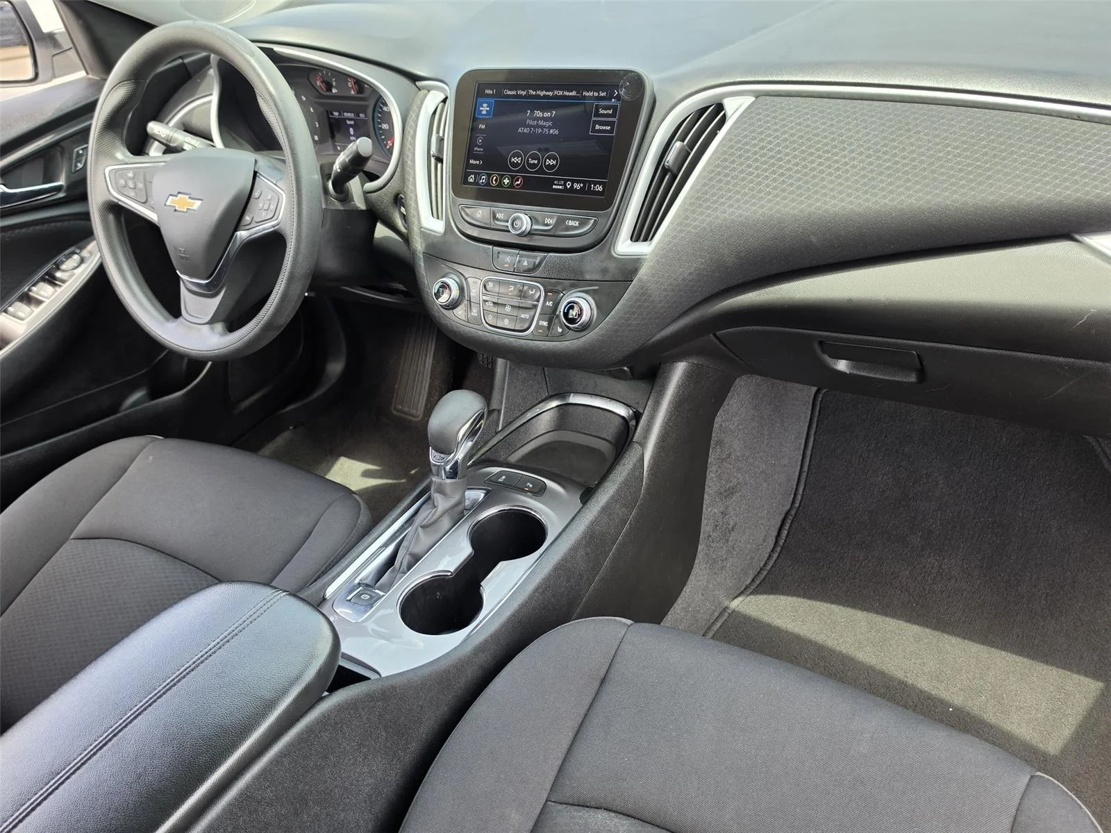 Used 2024 Summit White Chevrolet LT image 29