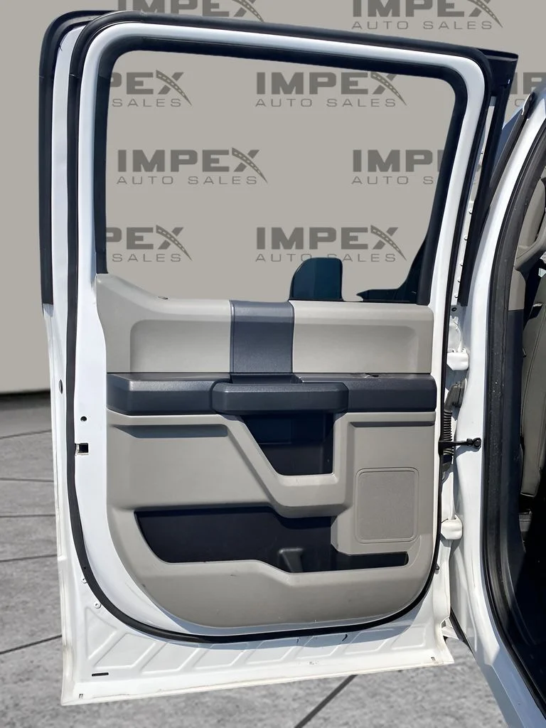 Used 2022 White Ford XL image 38