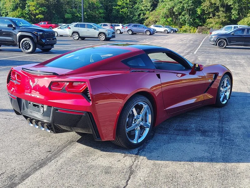 Used 2015 Red Chevrolet Stingray image 6