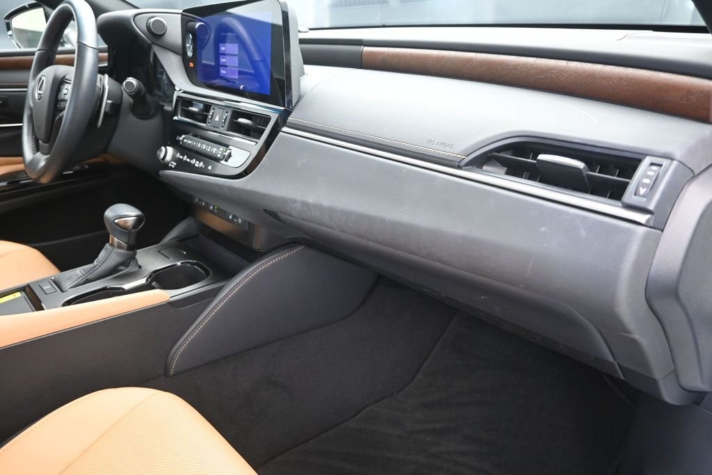 Used 2024 White Lexus 350 image 24