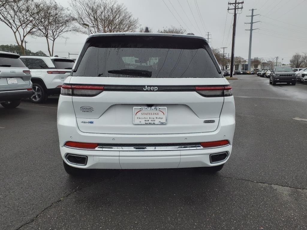 New 2024 Bright White Clear-Coat Exterior Paint Jeep Overland image 22