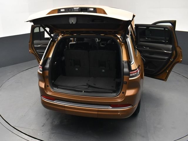 New 2026 Copper Shino Metallic Clear-Coat Exterior Paint Jeep Limited Reserve image 29