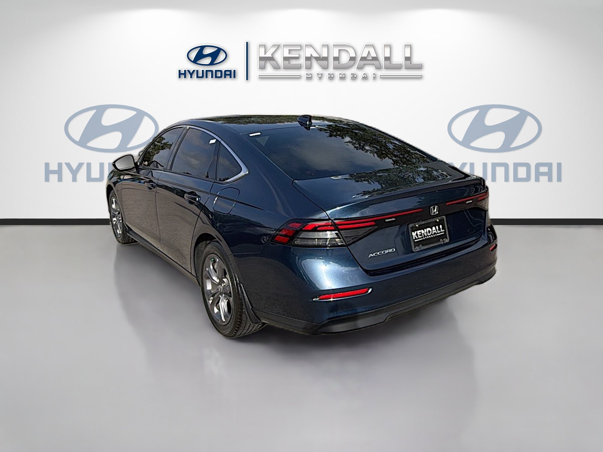 Used 2024 Canyon River Blue Metallic Honda EX image 4