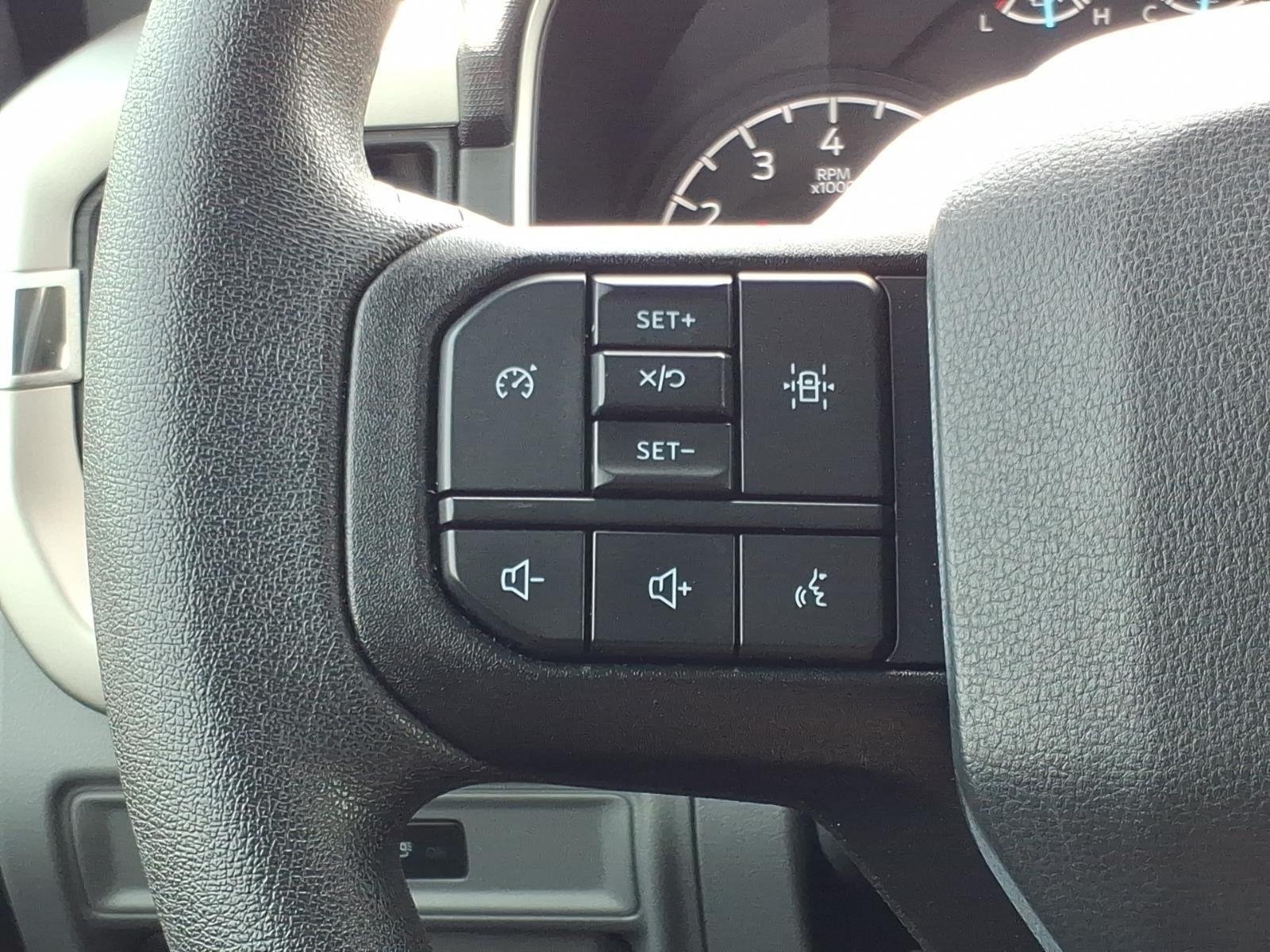 Used 2022 Oxford White Ford XLT image 25
