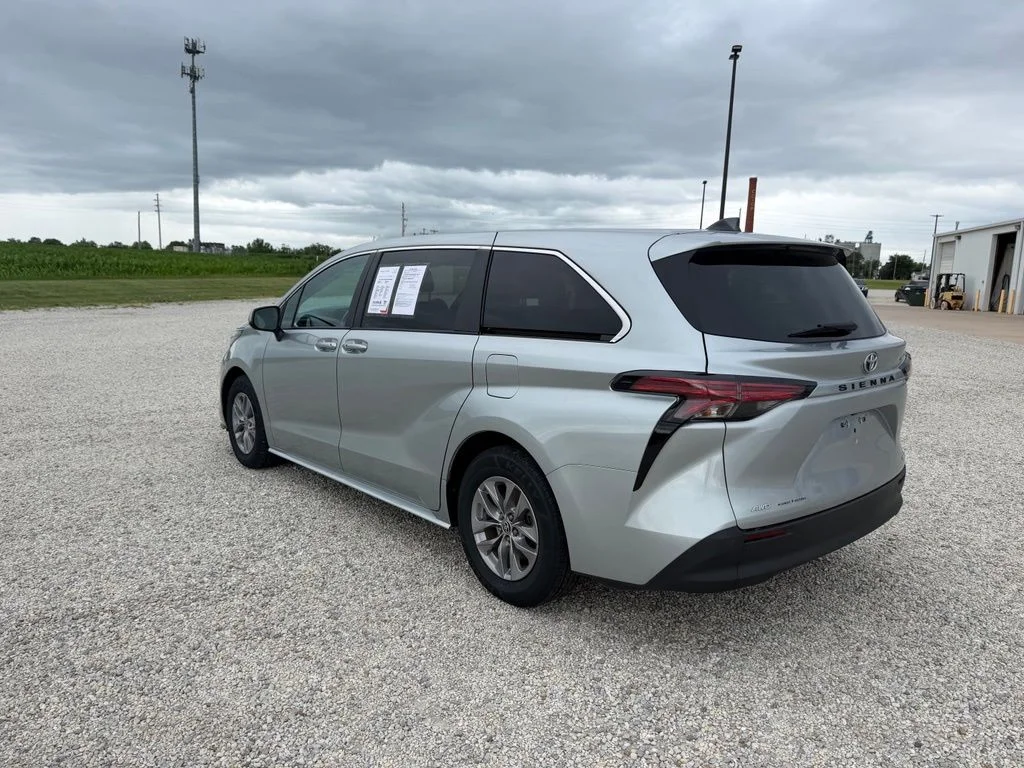 Used 2022 Silver Toyota LE image 5