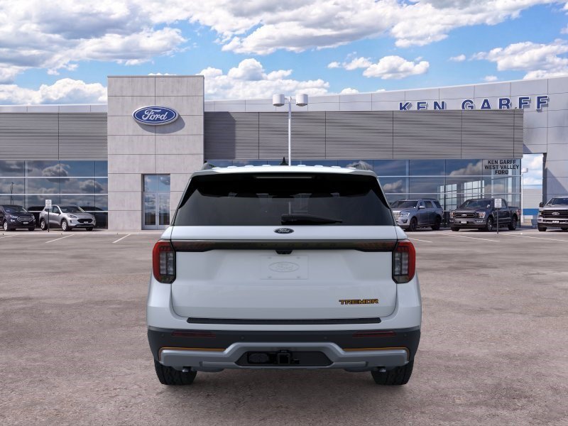 New 2026 Space White Metallic Ford Tremor image 5