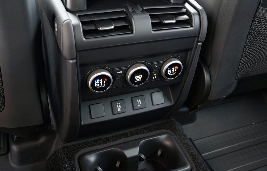 New 2026 Fuji White Land Rover X-Dynamic SE image 36