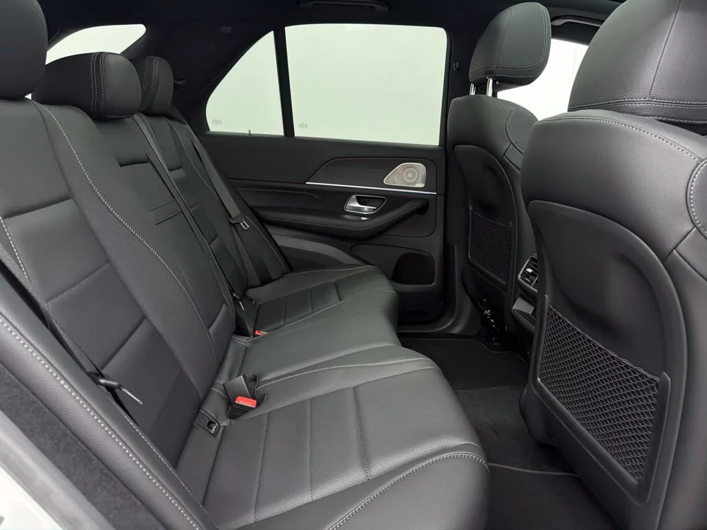 New 2027 White Mercedes-Benz GLE 450 image 28
