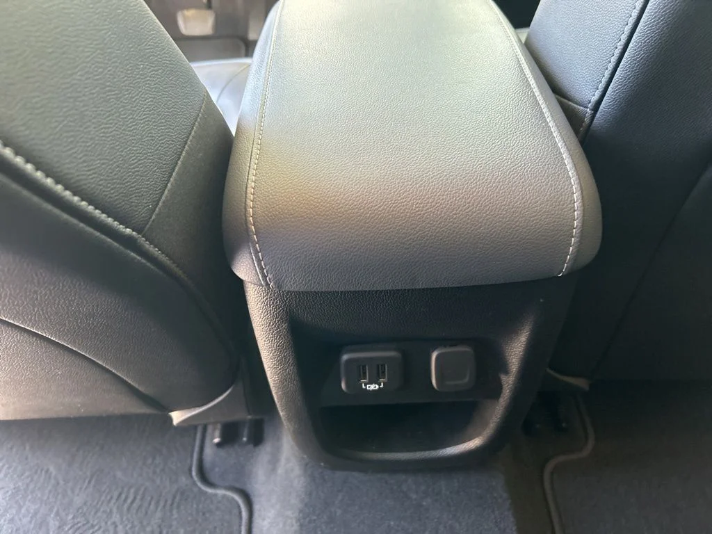 Used 2020 White Chevrolet Z71 image 28