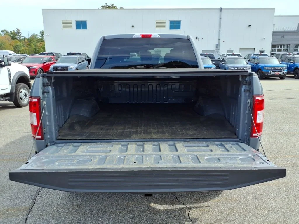 Used 2020 Black Ford XL image 7
