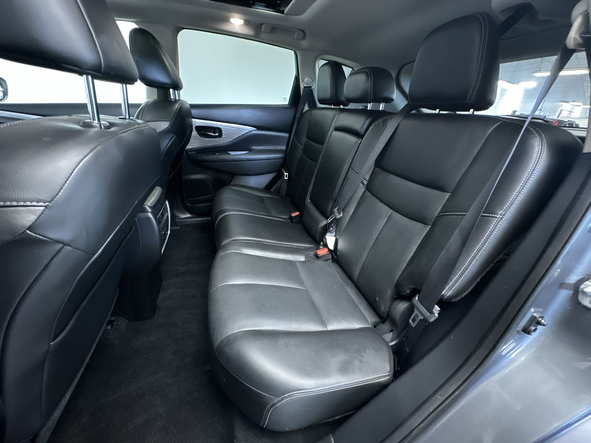 Used 2018 Gun Metallic Nissan SL image 23