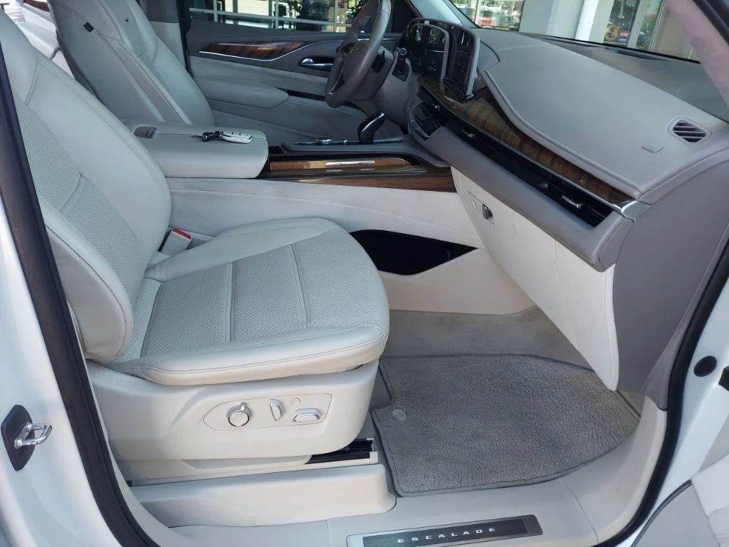 Used 2021 White Cadillac Premium Luxury Platinum image 35