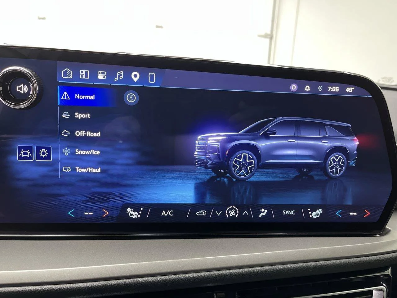 2026 Chevrolet Traverse LT - Photo 18