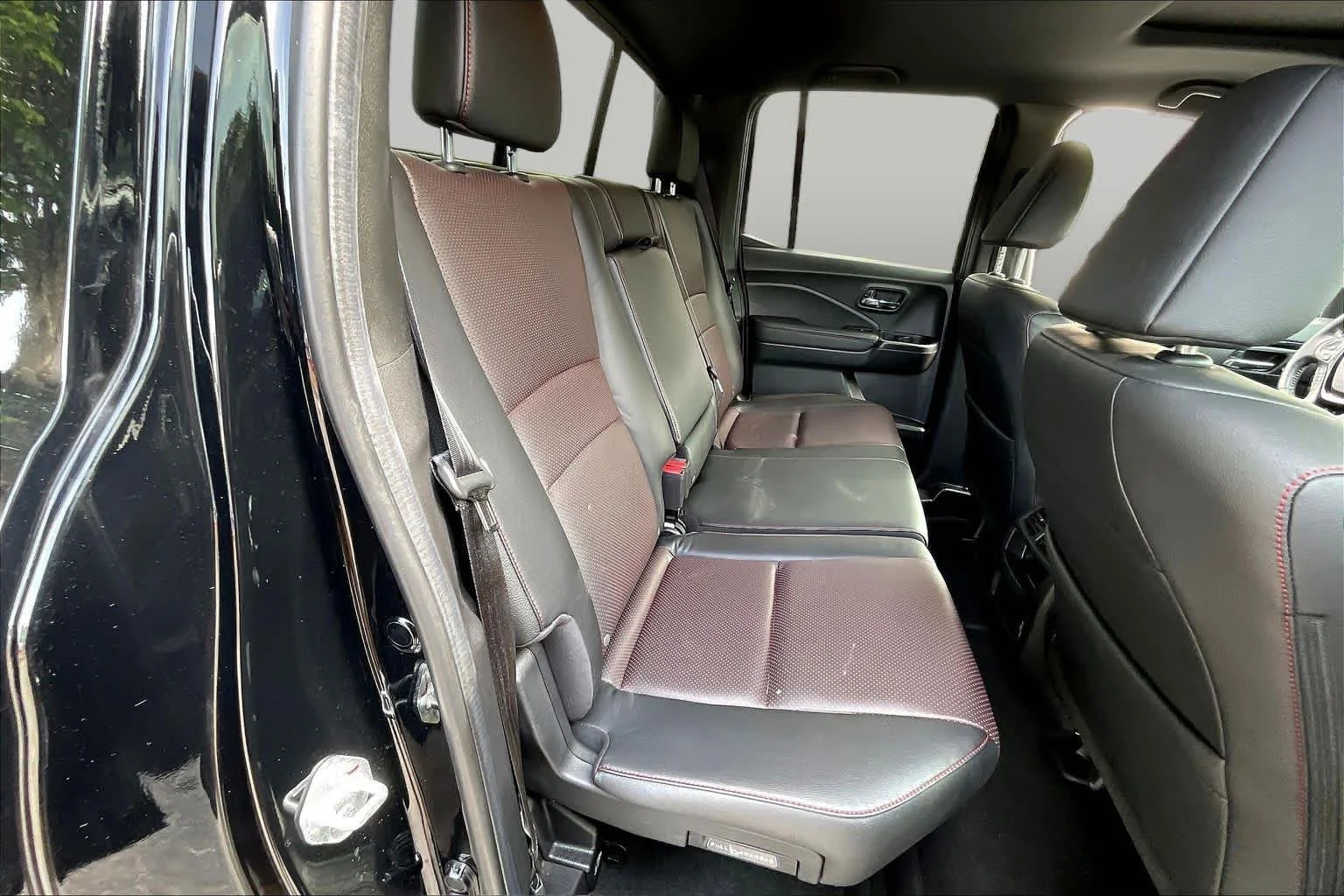 Used 2022 Crystal Black Pearl Honda Black Edition image 21