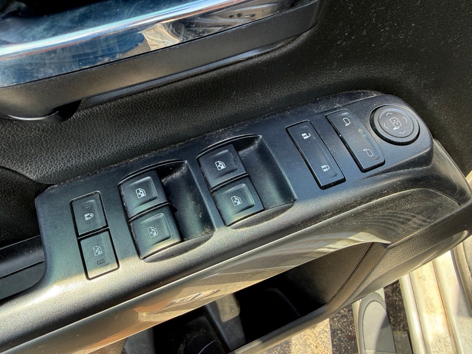 Used 2017 Silver Ice Metallic Chevrolet LT image 17