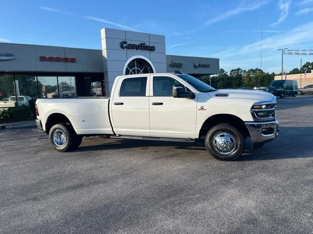 New 2026 Bright White Clear-Coat Exterior Paint RAM Tradesman image 2