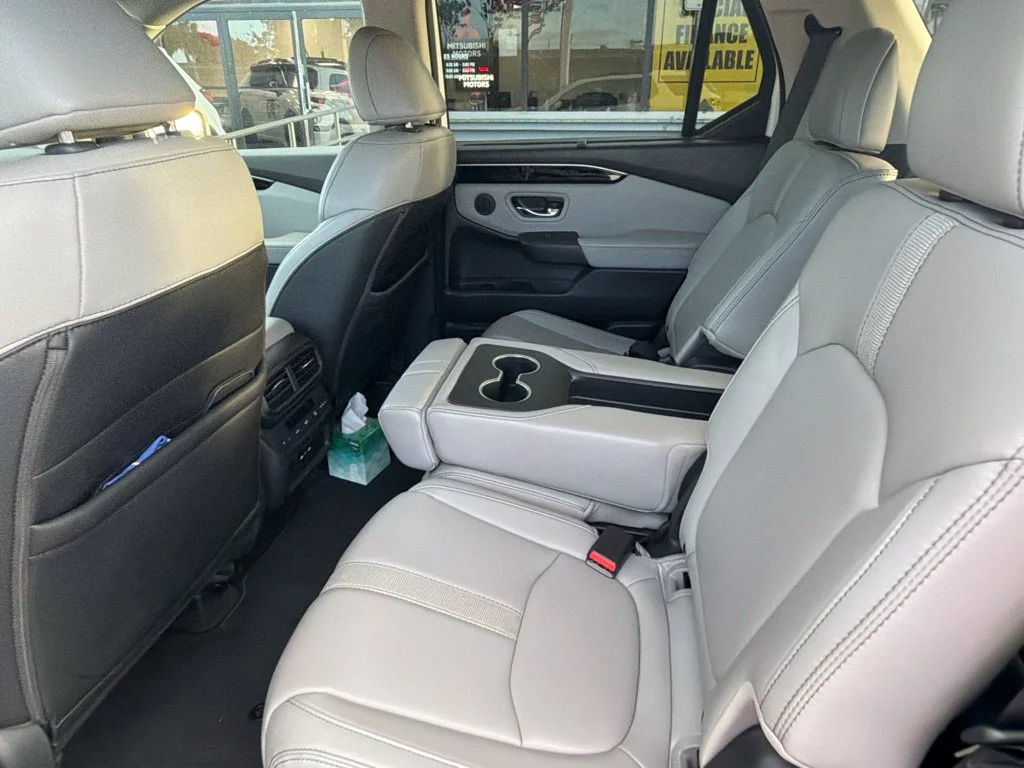 Used 2024 White Honda Touring image 6