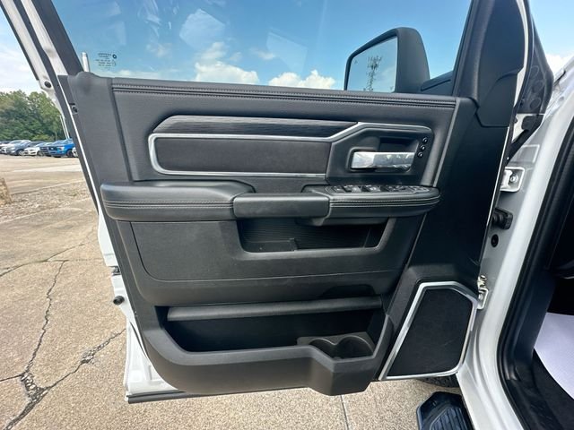 Used 2023 White Ram Laramie image 24