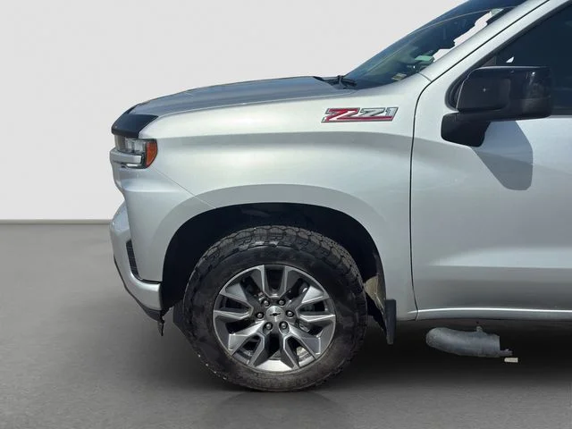 Used 2021  Chevrolet RST image 10