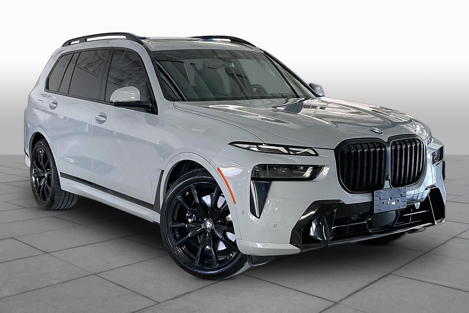 Used 2024 Brooklyn Grey Metallic BMW xDrive40i image 2