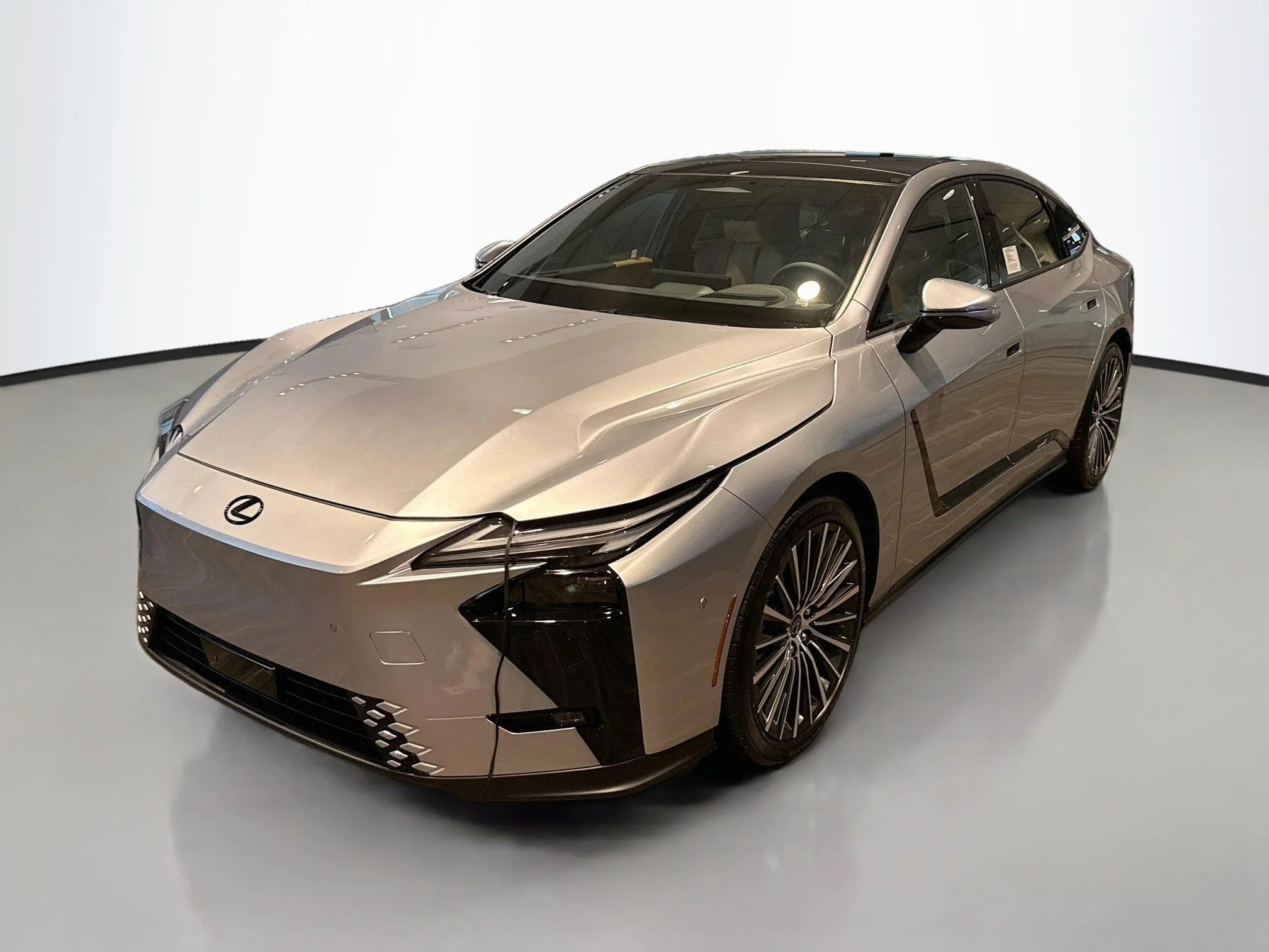 New 2026 Iridium Lexus ES 350e LUXURY image 3