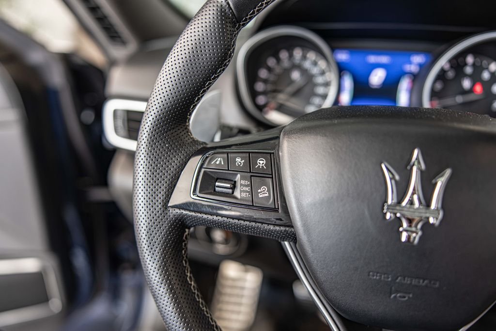 Used 2019 White Maserati S GranSport image 26