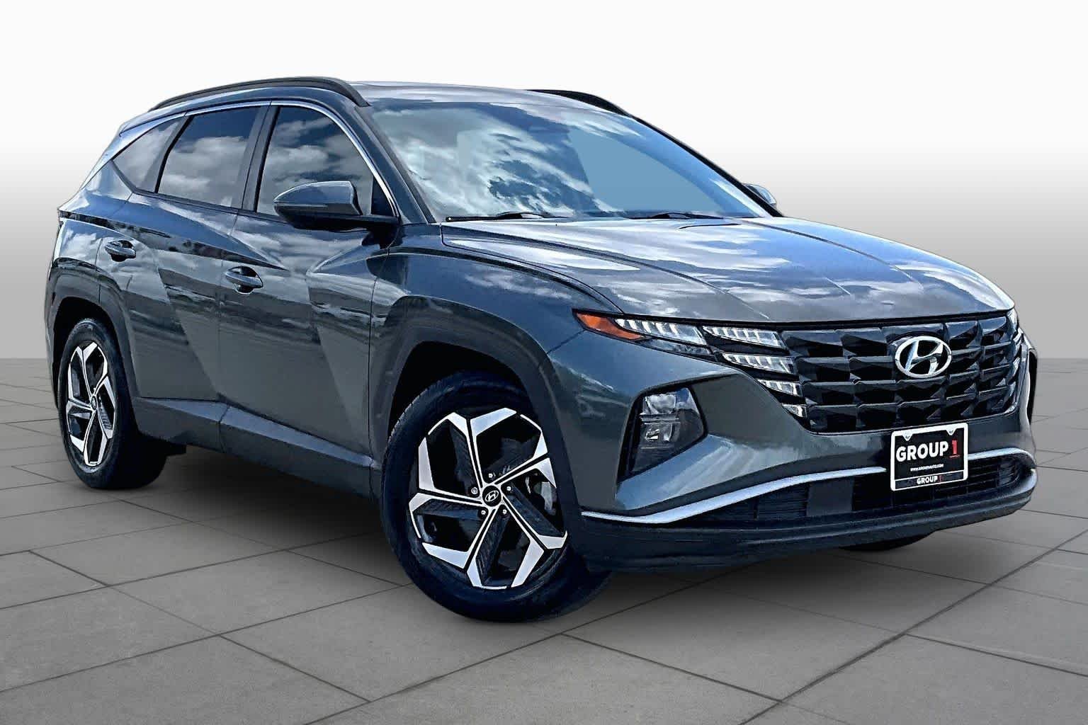 Used 2023 Amazon Gray Hyundai SEL image 3