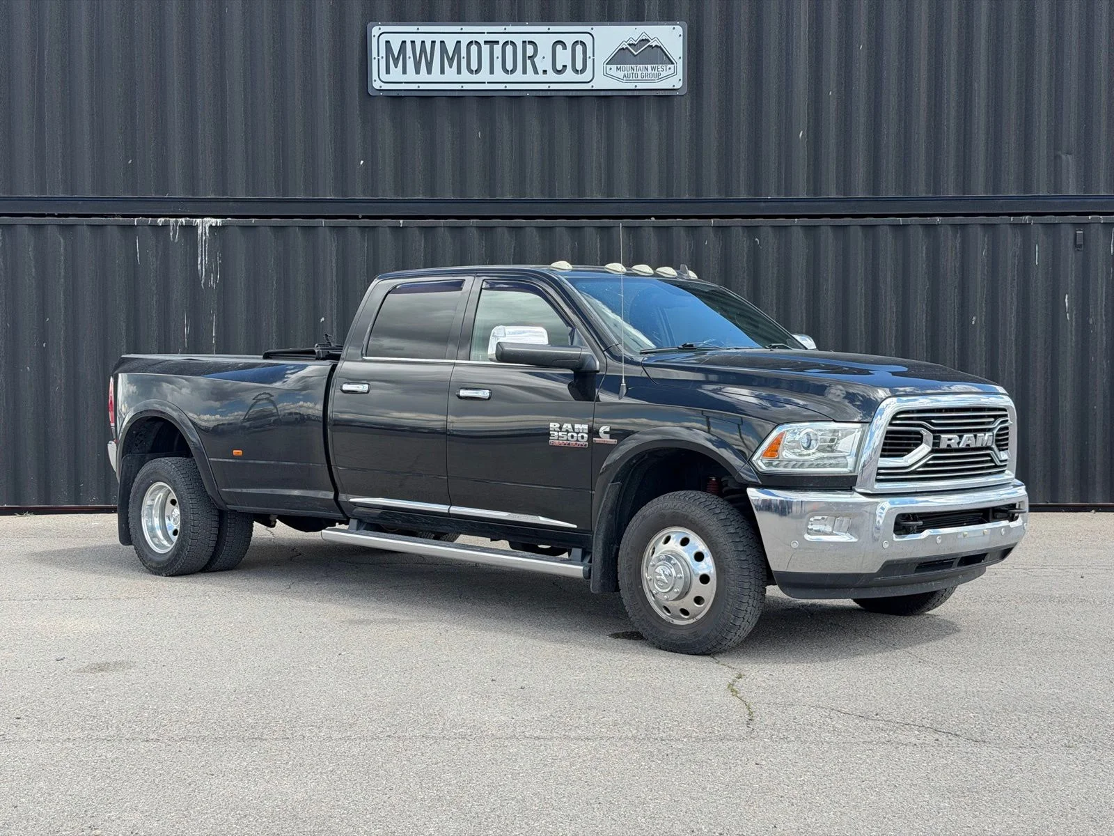 2016 RAM 3500 Laramie Limited 4X4 Crew Cab LWB's photo