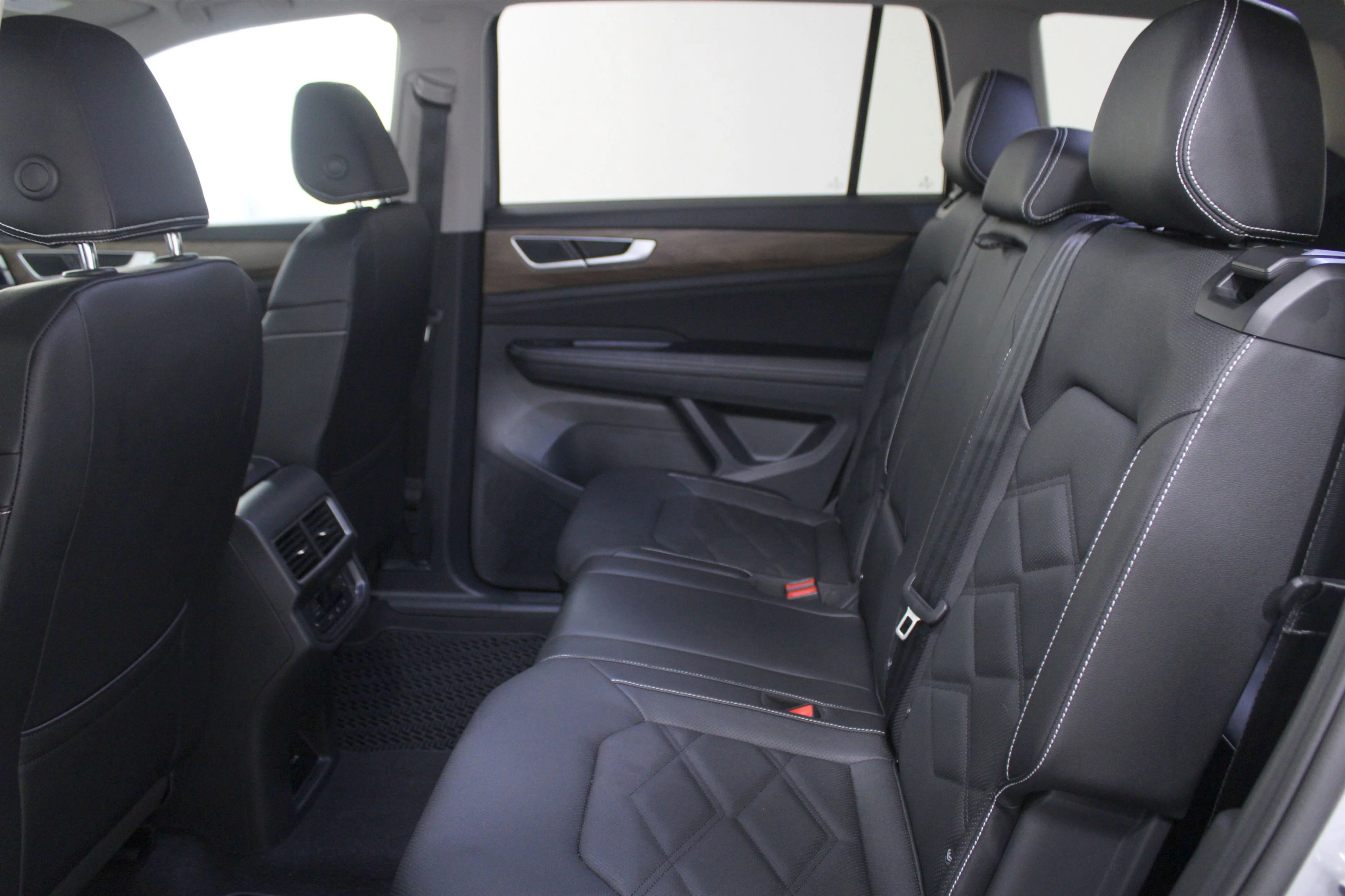 2026 Volkswagen Atlas SE - Photo 19
