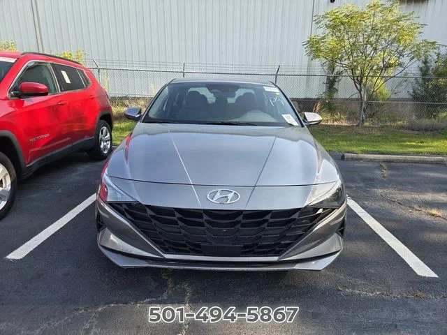 Used 2023 Silver Hyundai SEL image 2
